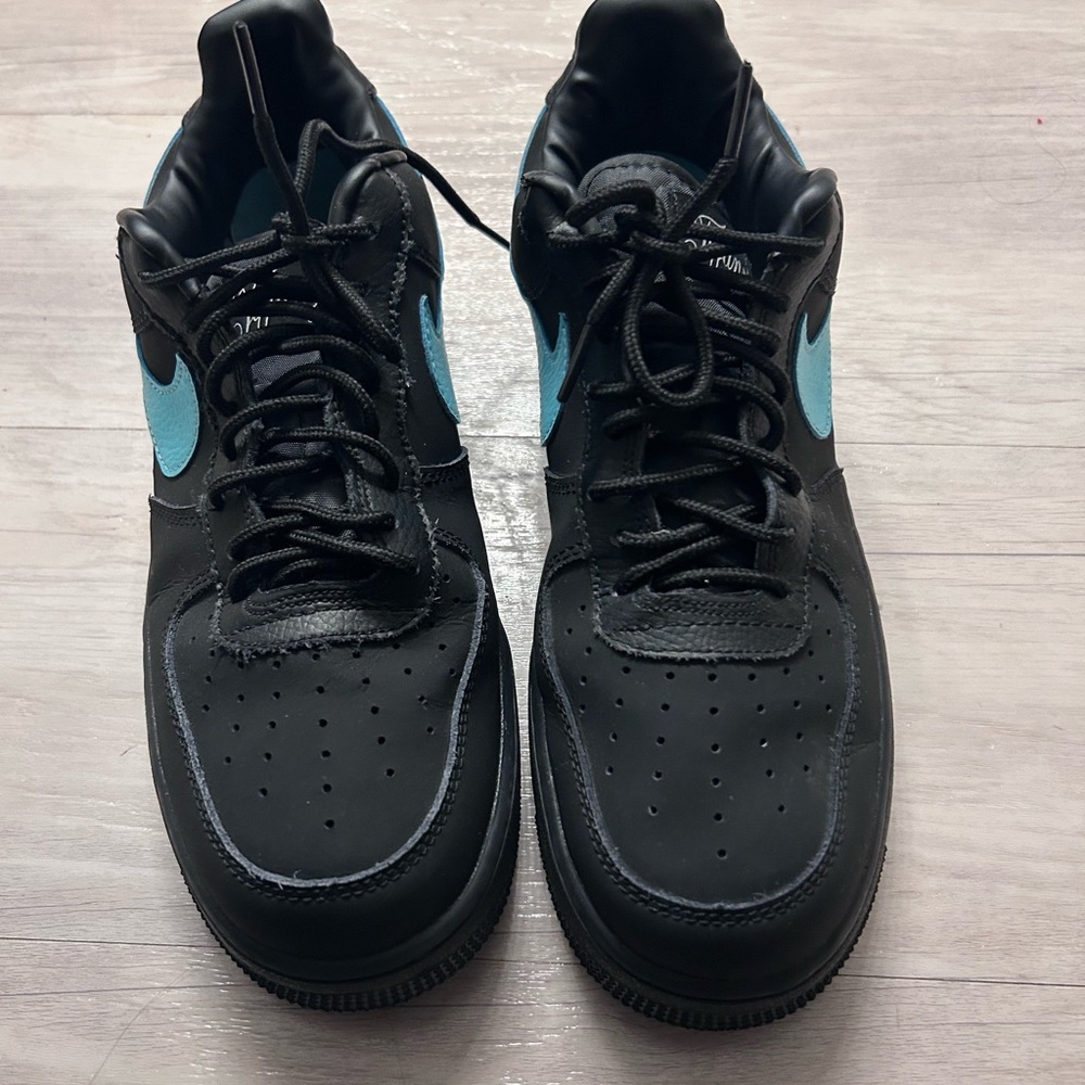 Tiffany Nike airs . Almost perfect condition,.
